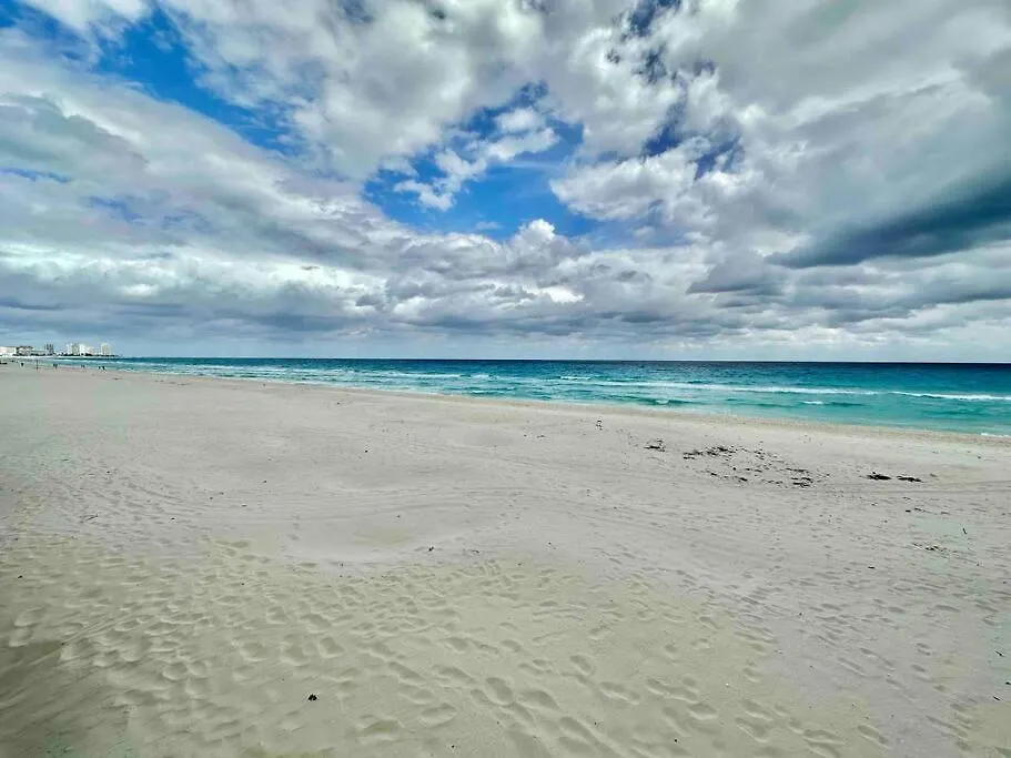 Deluxe Ocean View 3B Villa With Great Location Cancun 0*,  Mexico