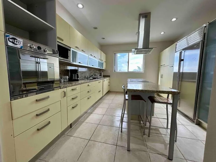 Deluxe Ocean View 3B Villa With Great Location Cancun